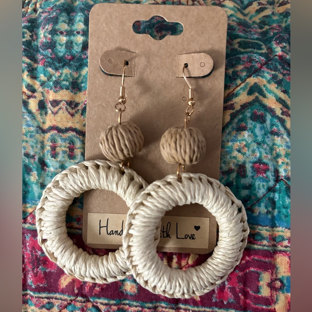 Cream Round Rattan & Tan Ball Boho Earrings NWOT Pierced Fish Hooks 2” diameter